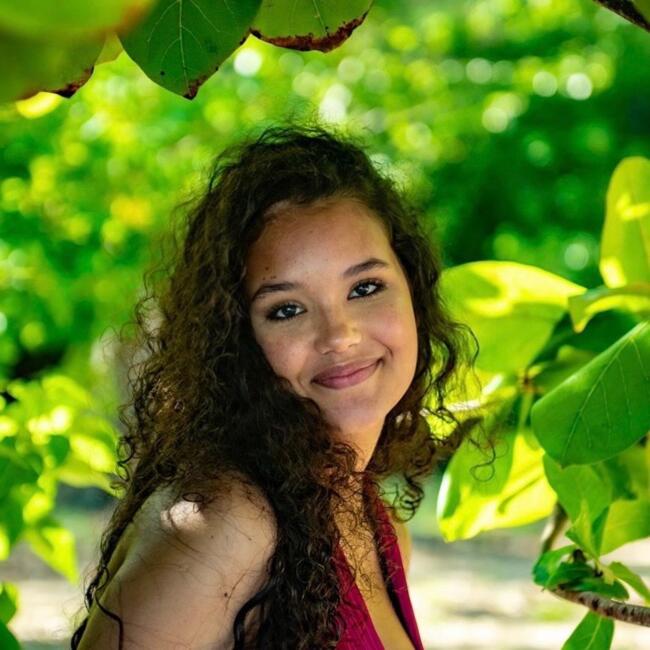 Babysitter in Paris: Maélie