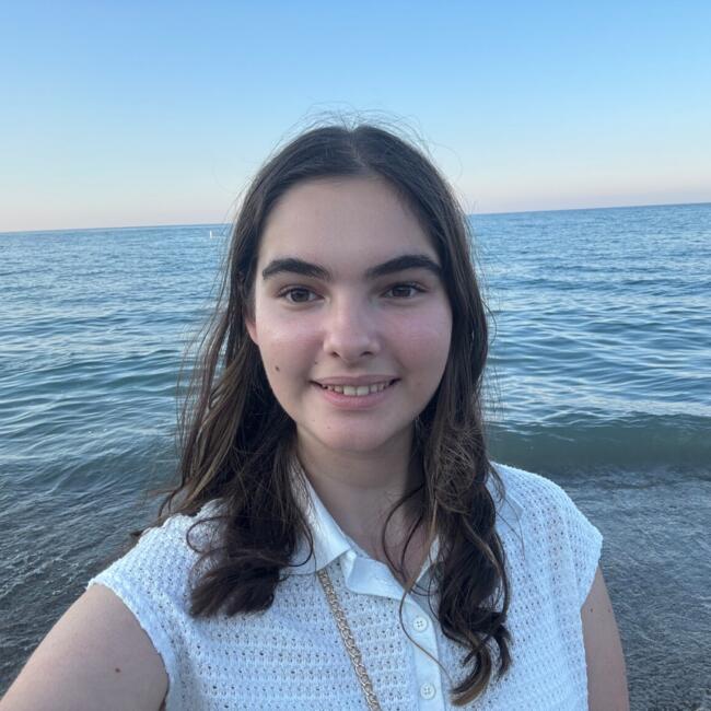 Babysitter in Chicago: Selin E