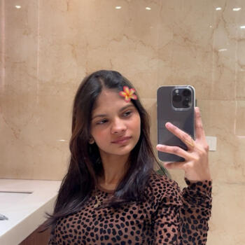 Babysitter Mumbai: Divya