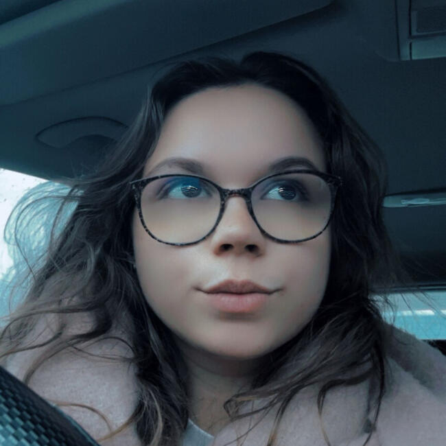 Babysitter in Bailleau-Armenonville: Justine