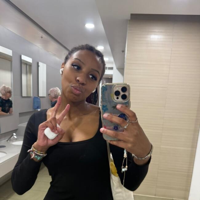 Babysitter in Brierley Hill: Destinee
