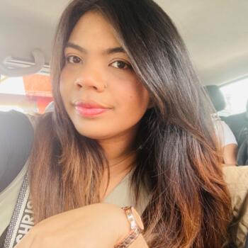 مربية أطفال في دبي: Mariollah