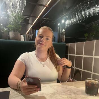 Babysitter in Preston: Lily