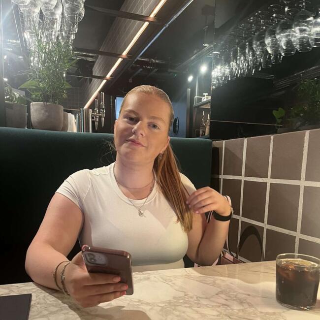 Babysitter in Preston: Lily