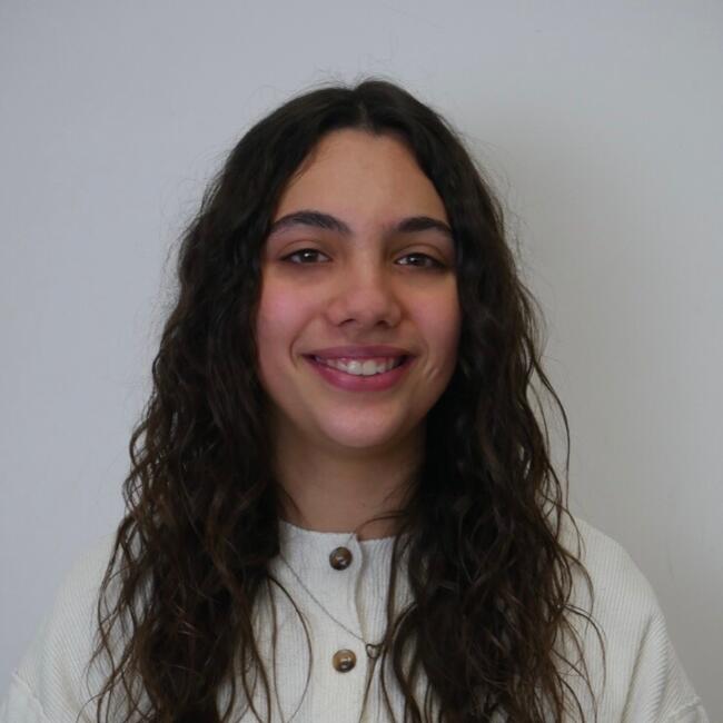 Babysitter in Saint-Ouen-l'Aumône: Lena