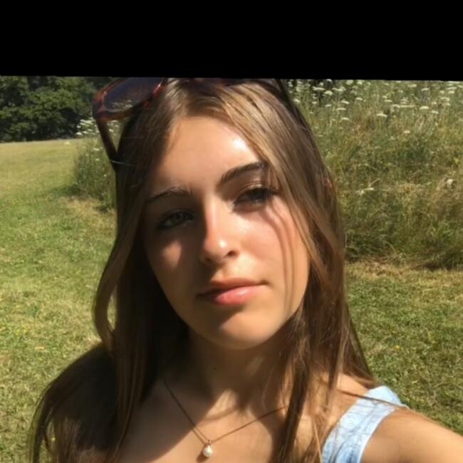 Babysitter in Le Grand-Quevilly: Faustine