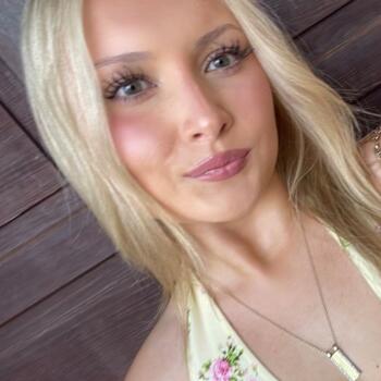 Babysitter in Auckland: Paige