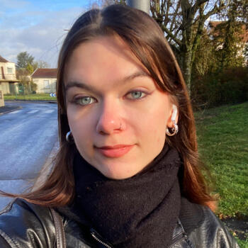 Babysitter in Tinqueux: Léa