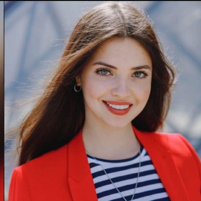 Babysitter in Montmorency: Adriana