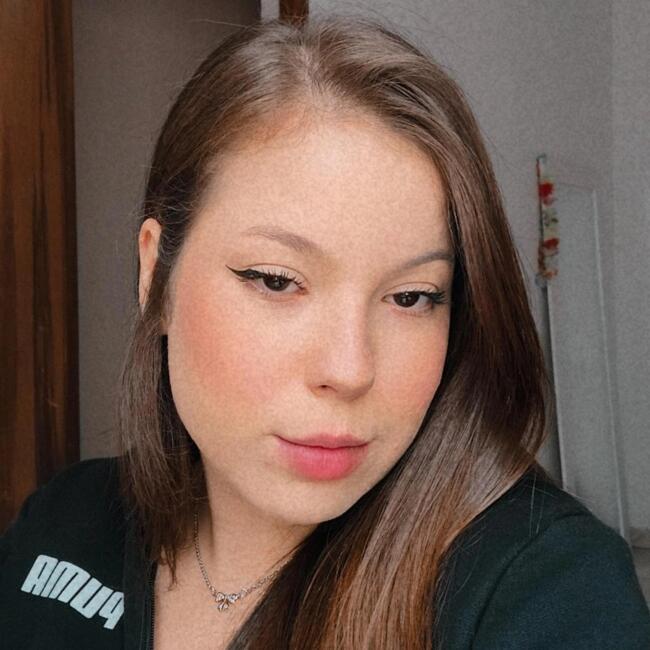 Emprego de babá em Osasco: Victoria