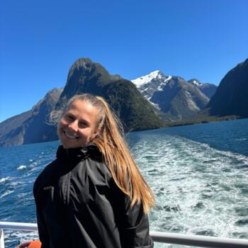 Babysitter in Paris: Capucine