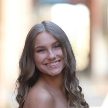 Babysitter in Morgantown: Olivia