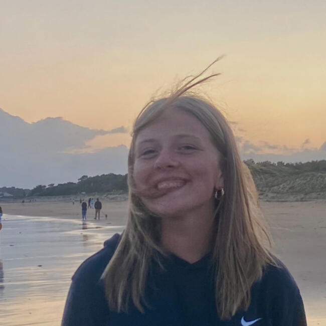 Babysitter in Mortain: Layla