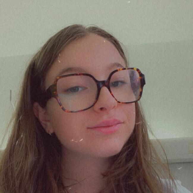 Babysitter in Marseille: Oceanne