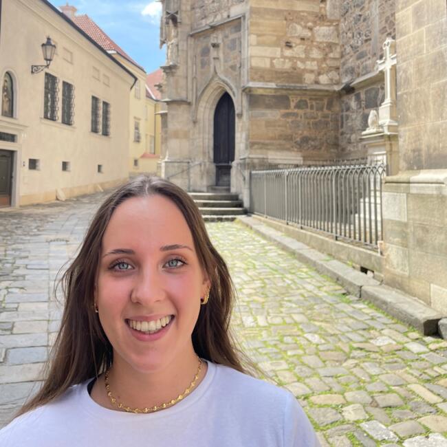 Babysitter in Budapest: Kincső