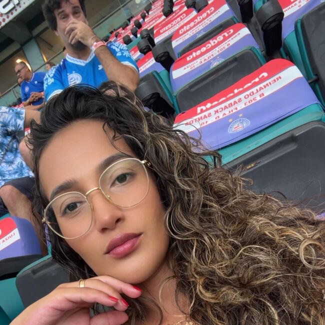Emprego de babá em Simões Filho: Francielen