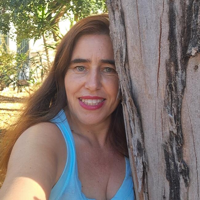 Trabalho de babysitting em Faro: Lúcia