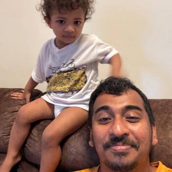 Kerja pengasuh di Puchong: kerja pengasuh Joshua