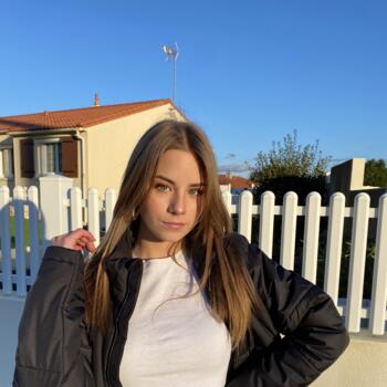 Baby-sitter in Cholet: Léna