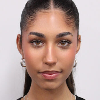 Babysitter Perth: Caris