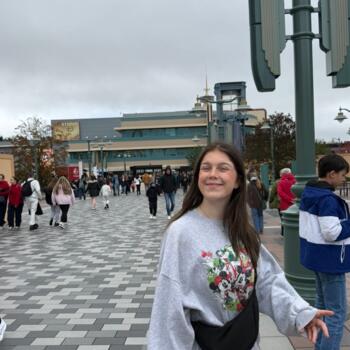 Babysitter in Bristol: Ava