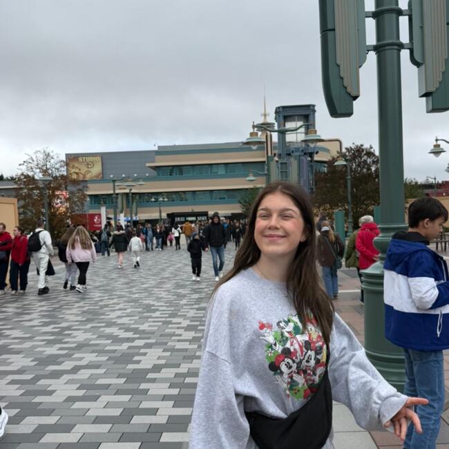 Babysitter in Bristol: Ava