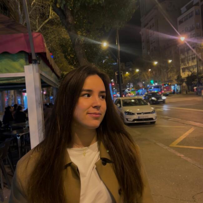 Canguro en Zaragoza: Alexandra