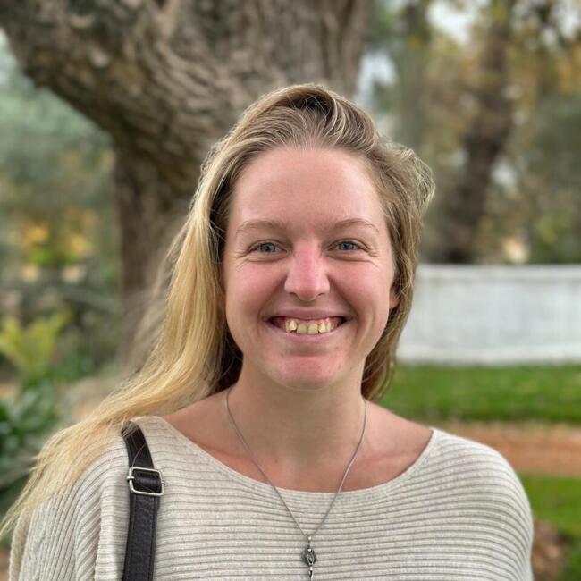 Babysitter in Kenridge: Stacy