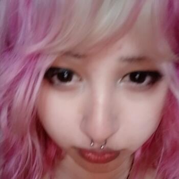 Babysitter in Waitara: Angel