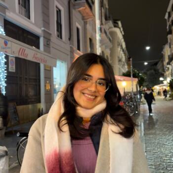 Babysitter in Milan: Raina