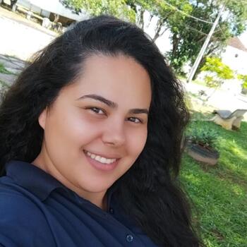 Babysitter in Três Corações: Joelma