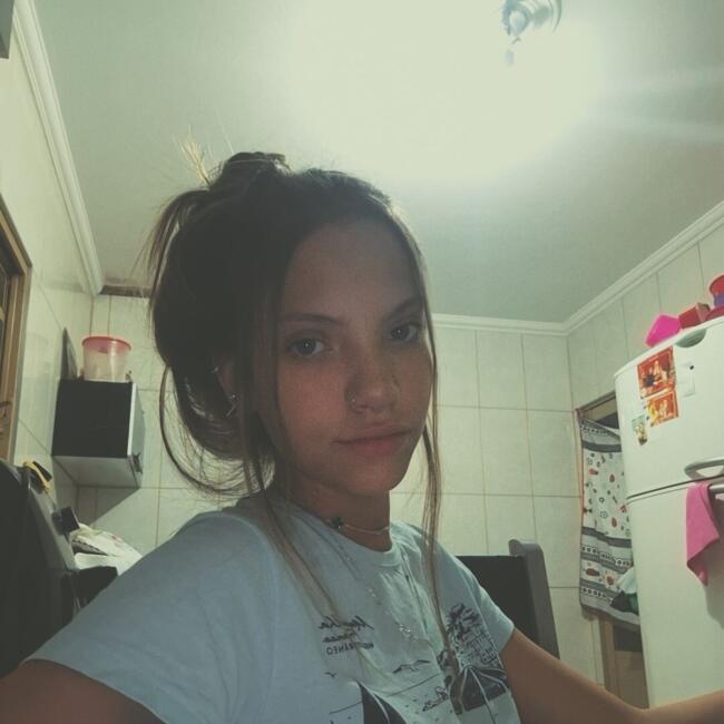 Babysitter in São Carlos: Tayla