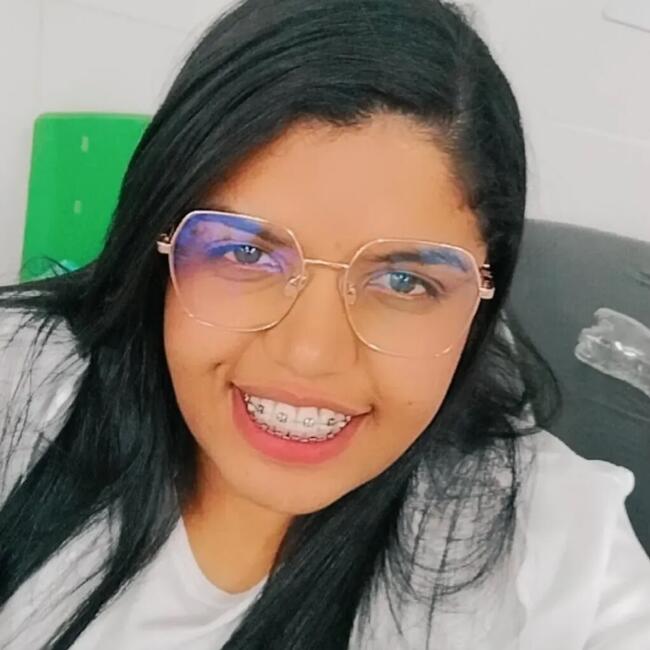 Babysitter in Itapecerica da Serra: Thais