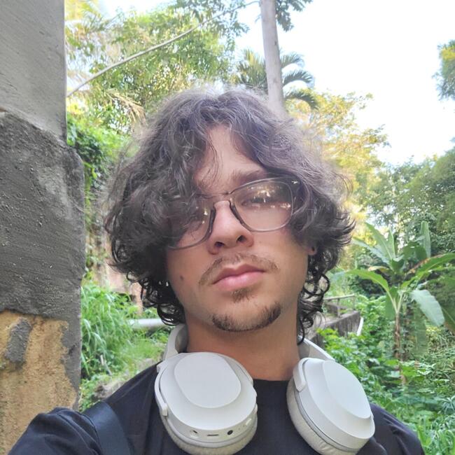 Babysitter in Corozal: Eduardo