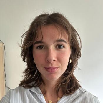 Babysitter in La Rochelle: Éline