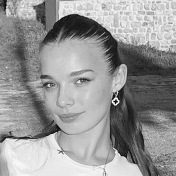 Babysitter Roussillon (Auvergne-Rhône-Alpes): Tessa