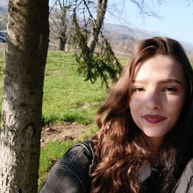 Babysitter in Bucharest: Nicole