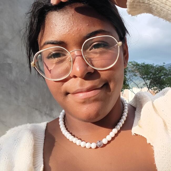 Babysitter in Caracas: Saray