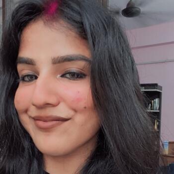 Nanny in Delhi: Akansha