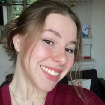 Babysitter in Saint-Etienne: Lucie