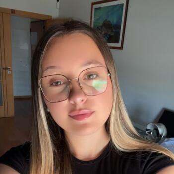 Babysitter em Camarate: Bárbara