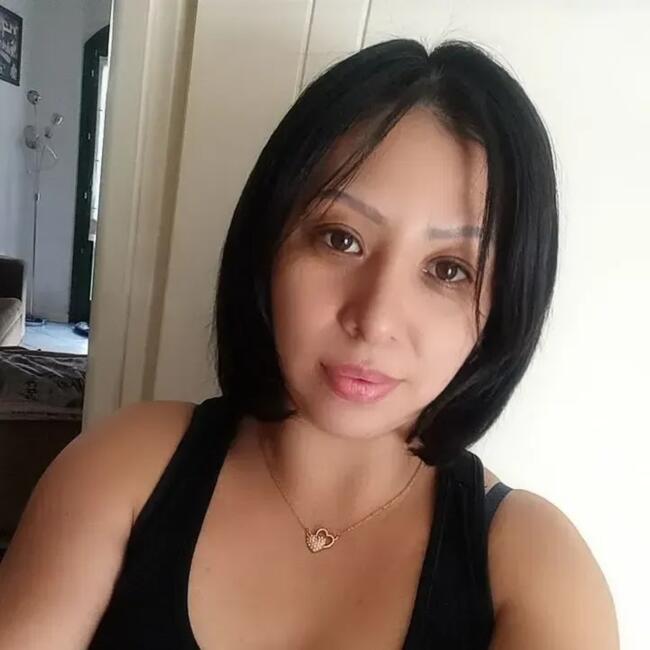 Babysitter in Saronno: Luz katherine