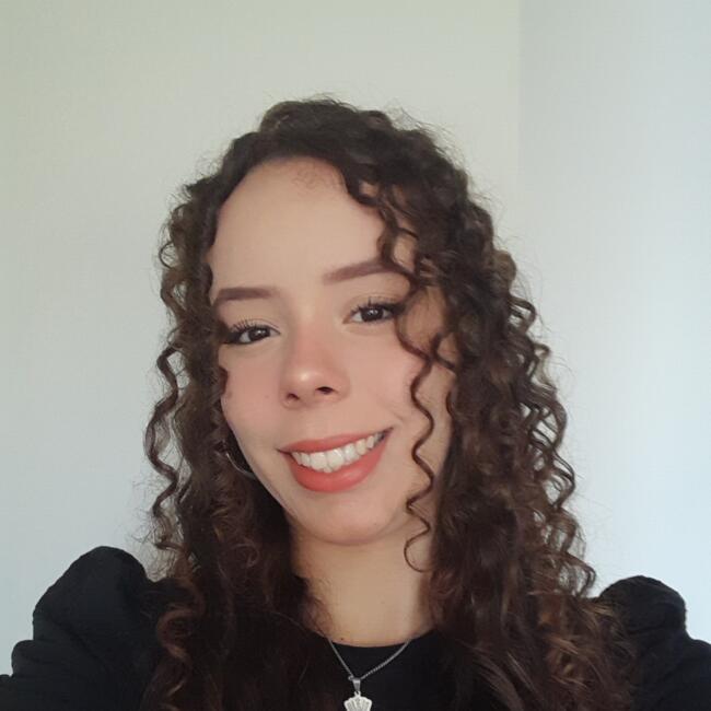 Babysitter in Blumenau: Ana Julia