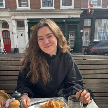 Babysitter Canberra: Lena