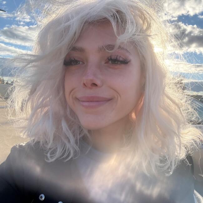 Baby-sitter in Hamilton: Madison