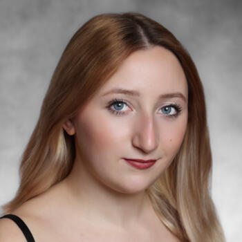 Babysitter in Budapest: Dorka