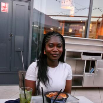 Babysitter in Tours: Marie