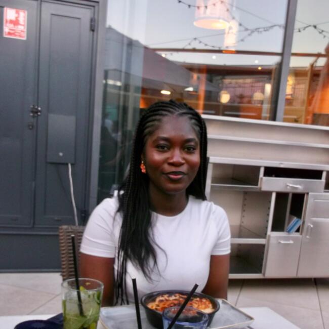 Babysitter in Tours: Marie