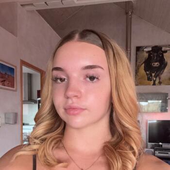 Babysitter in Thise: Julia