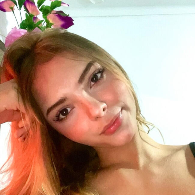 Babysitter in Mongaguá: Nicole